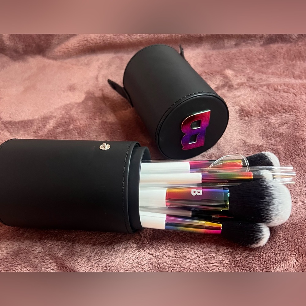 12 PIECE BRUSH SET WITH HOLDER
